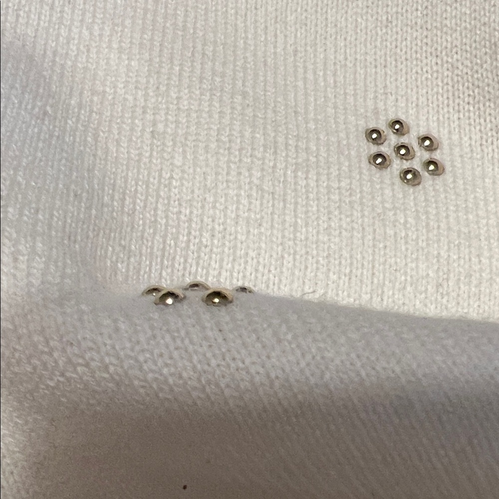 NWT Tommy Hilfiger Ivory Floral V-Neck Sweater - Picture 11 of 11
